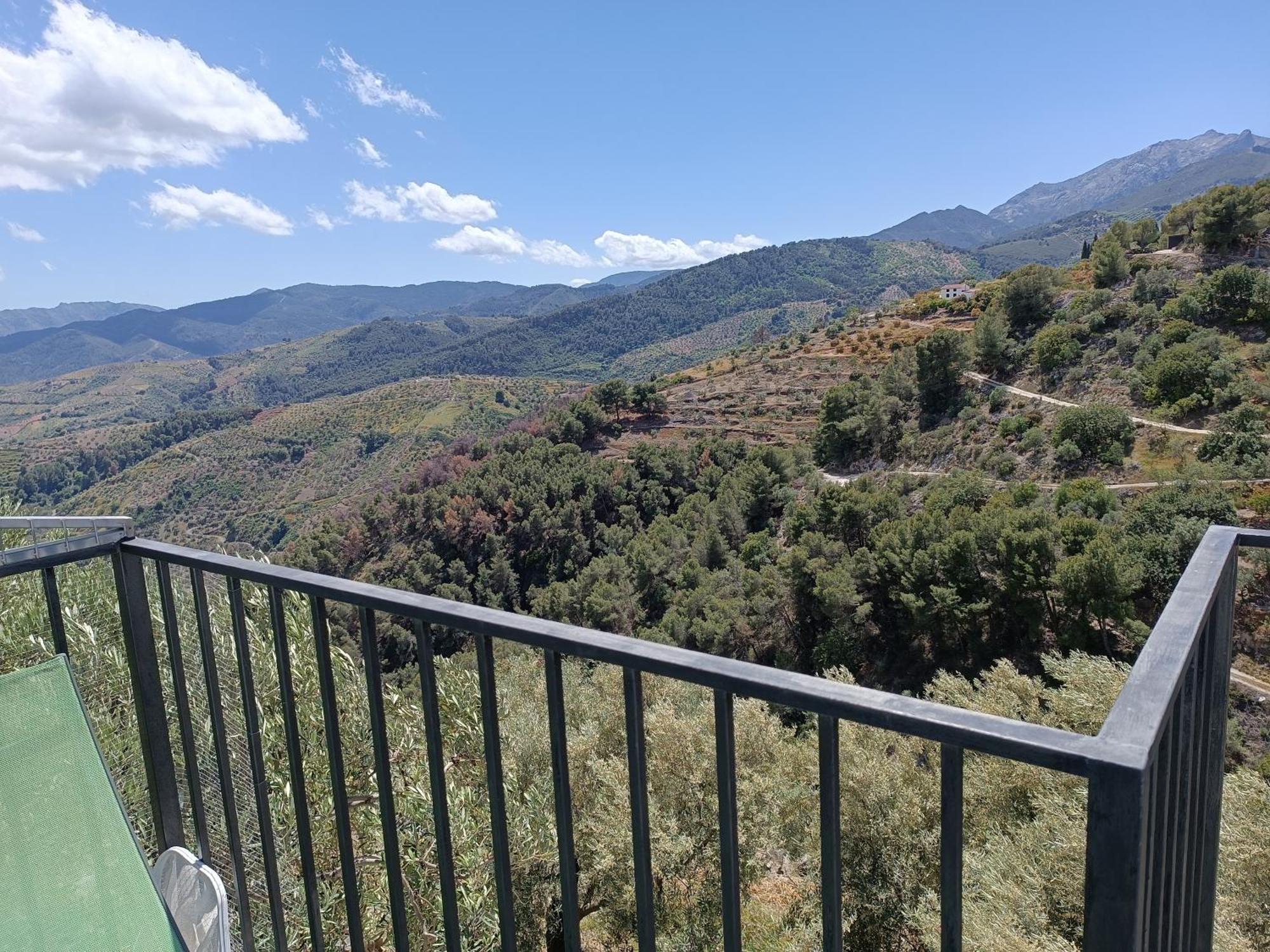 La Revuelta Con Mejores Vistas A La Naturaleza Country house Yunquera